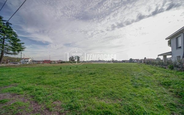 terreno edificabile in vendita a Somma Lombardo