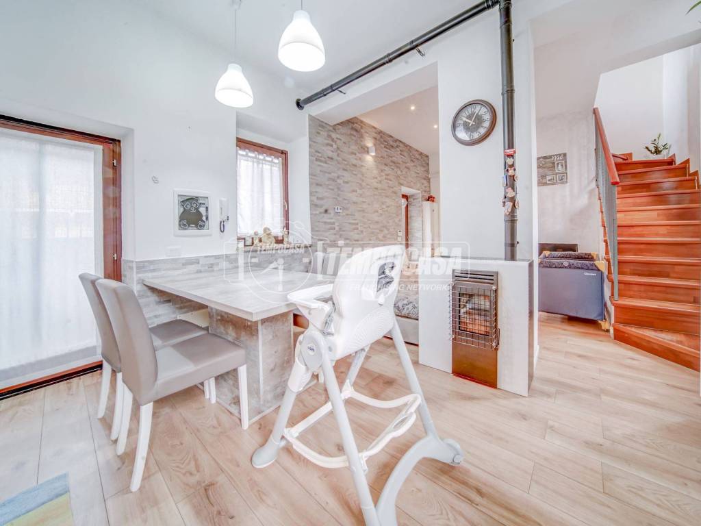 casa indipendente in vendita a Somma Lombardo