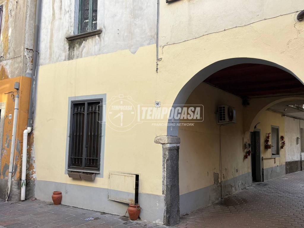 casale in vendita a Somma Lombardo