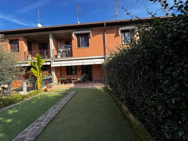 casa indipendente in vendita a Somma Lombardo