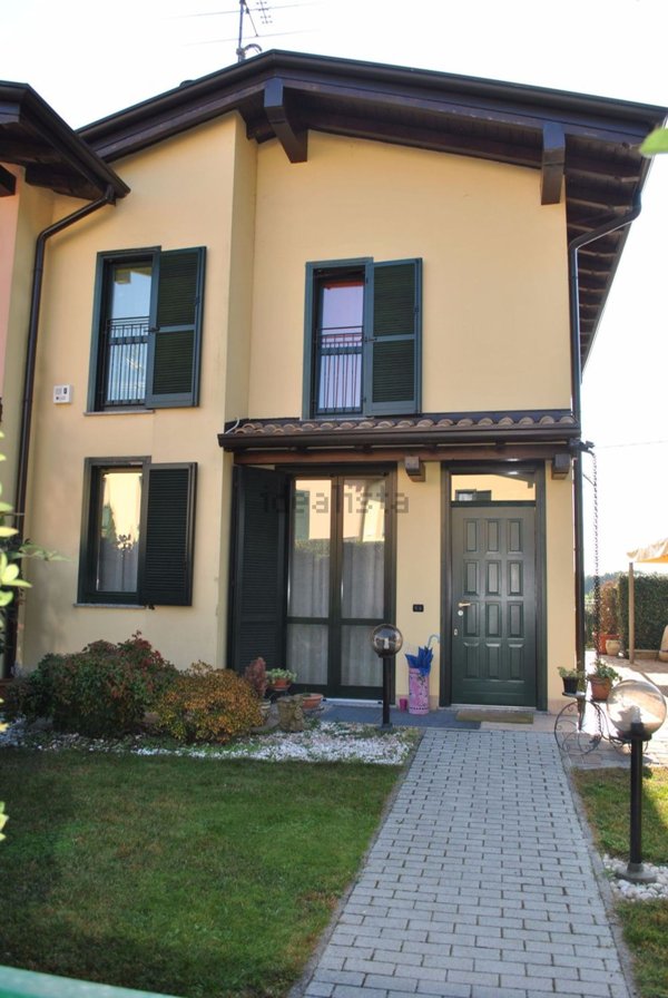 casa indipendente in vendita a Somma Lombardo