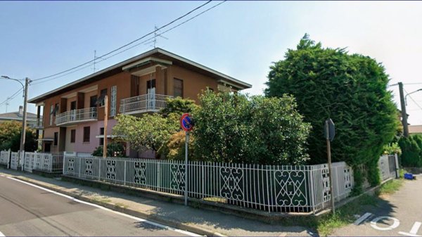 casa indipendente in vendita a Somma Lombardo