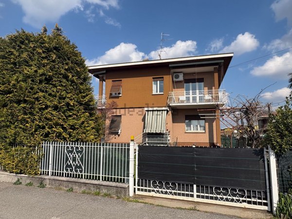 casa indipendente in vendita a Somma Lombardo