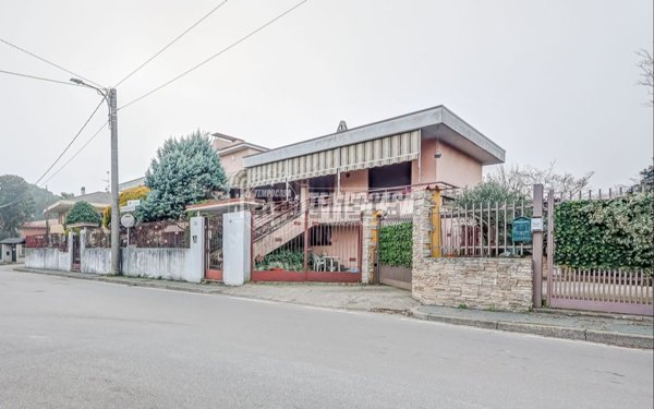 casa indipendente in vendita a Somma Lombardo