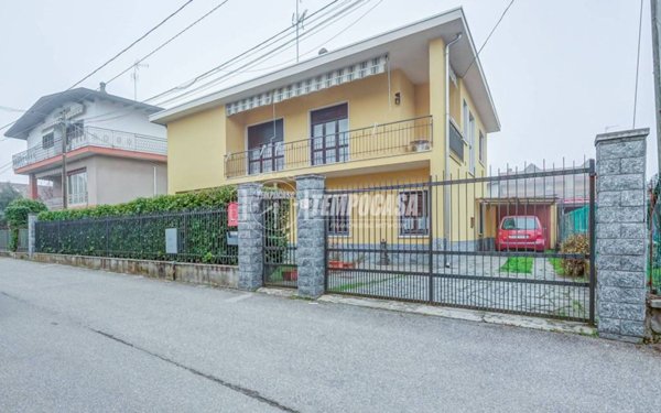 casa indipendente in vendita a Somma Lombardo