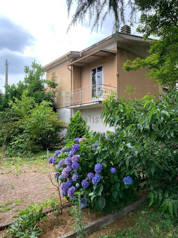 casa indipendente in vendita a Somma Lombardo