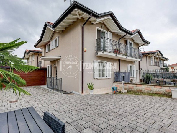 casa indipendente in vendita a Somma Lombardo
