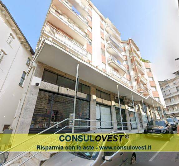 negozio in vendita a Somma Lombardo