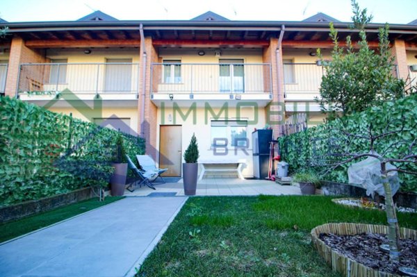 casa indipendente in vendita a Somma Lombardo