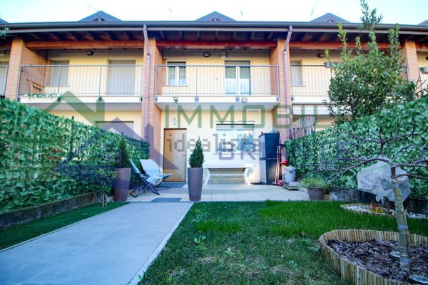 casa indipendente in vendita a Somma Lombardo