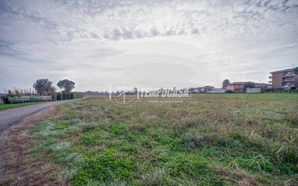 terreno edificabile in vendita a Somma Lombardo