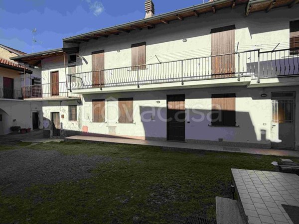 appartamento in vendita a Somma Lombardo in zona Coarezza