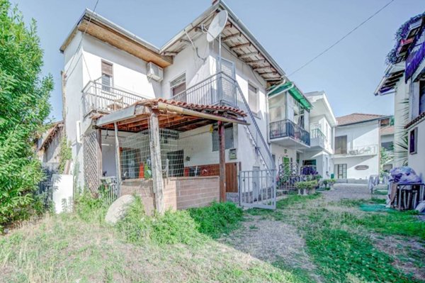 casa indipendente in vendita a Somma Lombardo in zona Case Nuove