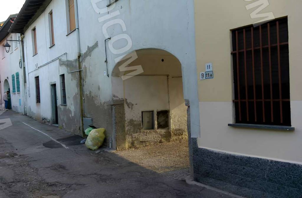 appartamento in vendita a Somma Lombardo in zona Coarezza