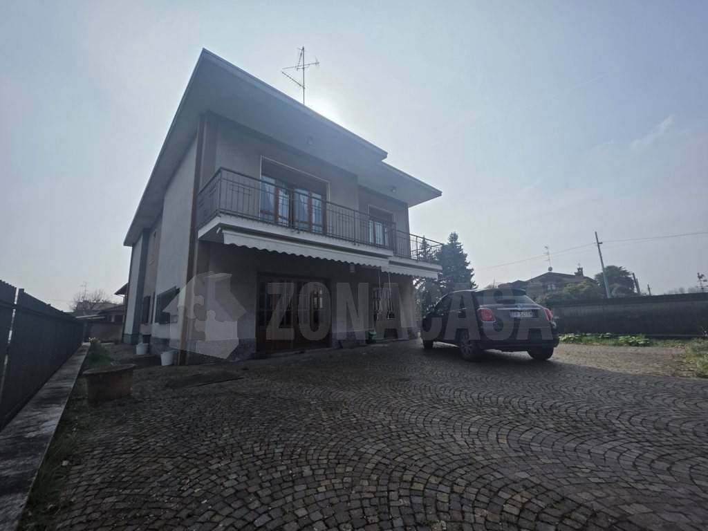 casa indipendente in vendita a Somma Lombardo