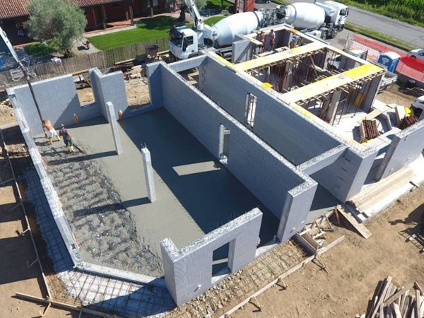 casa indipendente in vendita a Somma Lombardo