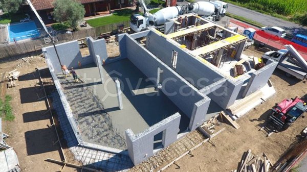 casa indipendente in vendita a Somma Lombardo