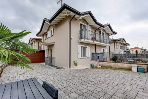 casa indipendente in vendita a Somma Lombardo