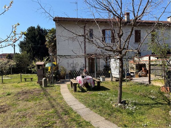 casa indipendente in vendita a Somma Lombardo