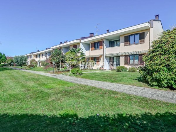 casa indipendente in vendita a Somma Lombardo