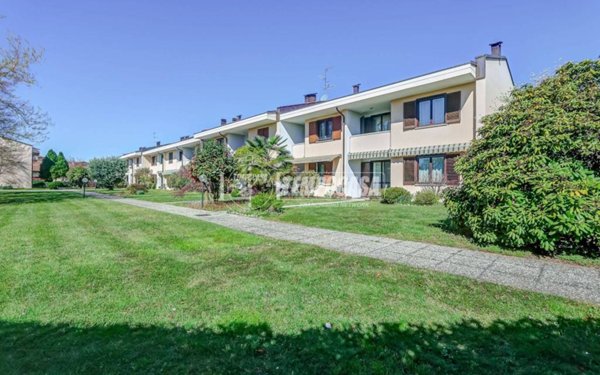 casa indipendente in vendita a Somma Lombardo