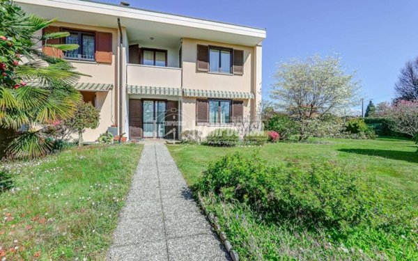 casa indipendente in vendita a Somma Lombardo