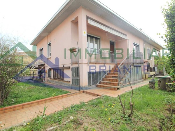 casa indipendente in vendita a Somma Lombardo