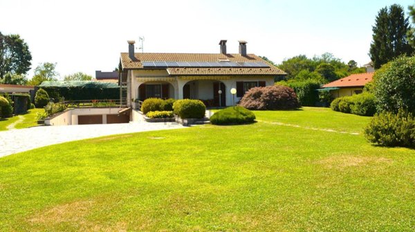 casa indipendente in vendita a Somma Lombardo