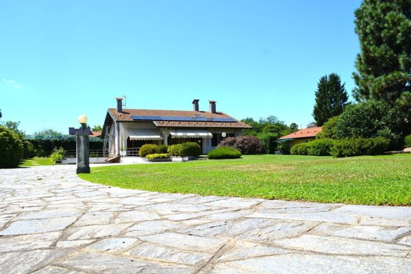 casa indipendente in vendita a Somma Lombardo