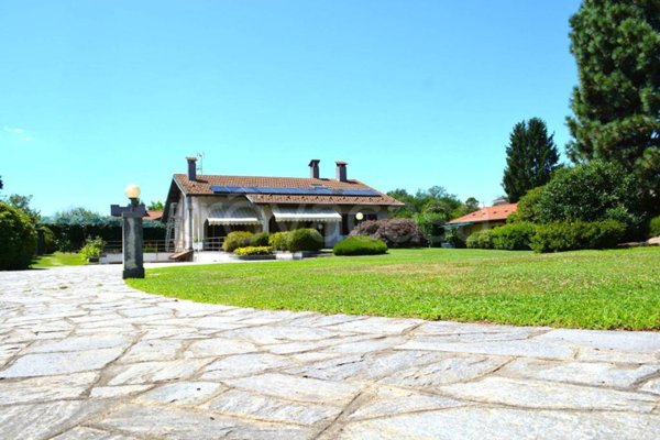 casa indipendente in vendita a Somma Lombardo