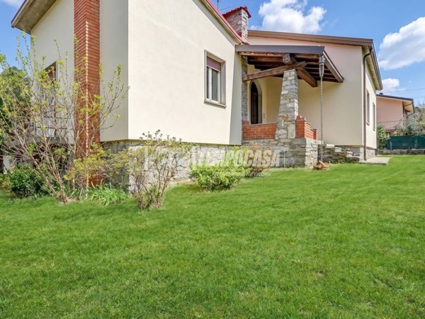casa indipendente in vendita a Somma Lombardo