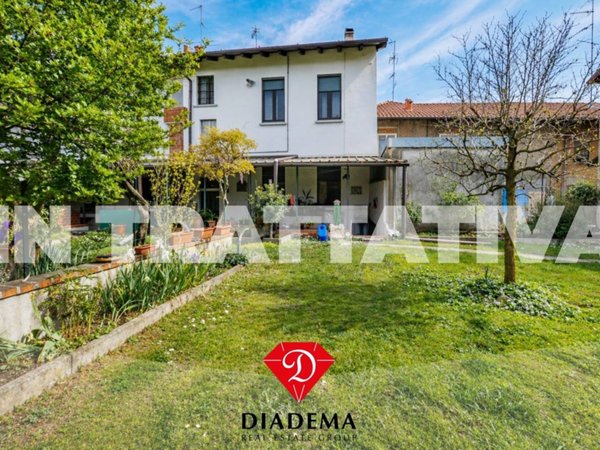 casa indipendente in vendita a Somma Lombardo