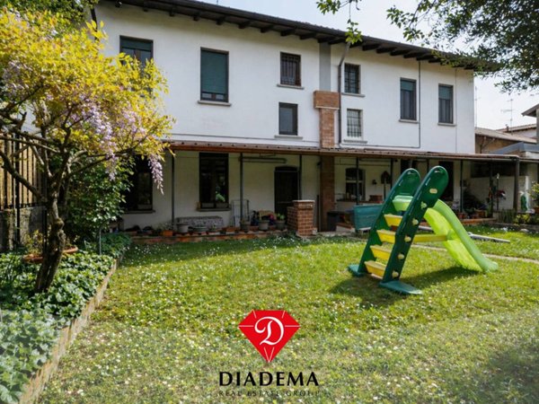 casa indipendente in vendita a Somma Lombardo