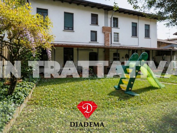 casa indipendente in vendita a Somma Lombardo