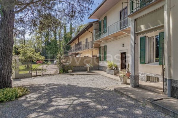 casa indipendente in vendita a Somma Lombardo in zona Maddalena
