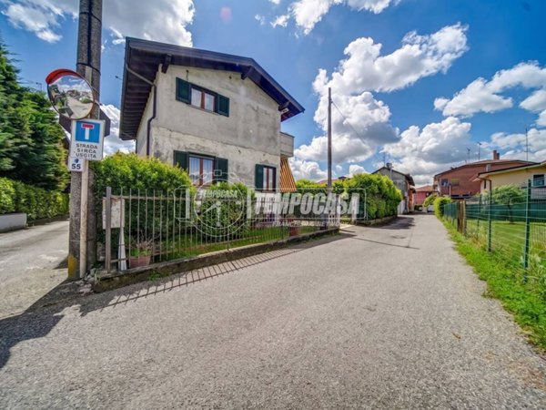 casa indipendente in vendita a Somma Lombardo