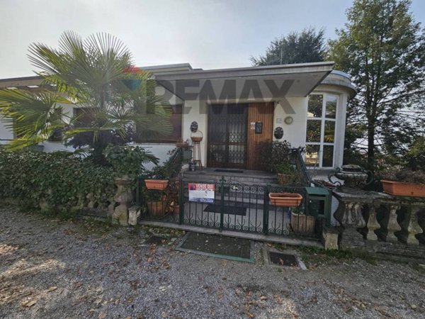 casa indipendente in vendita a Somma Lombardo
