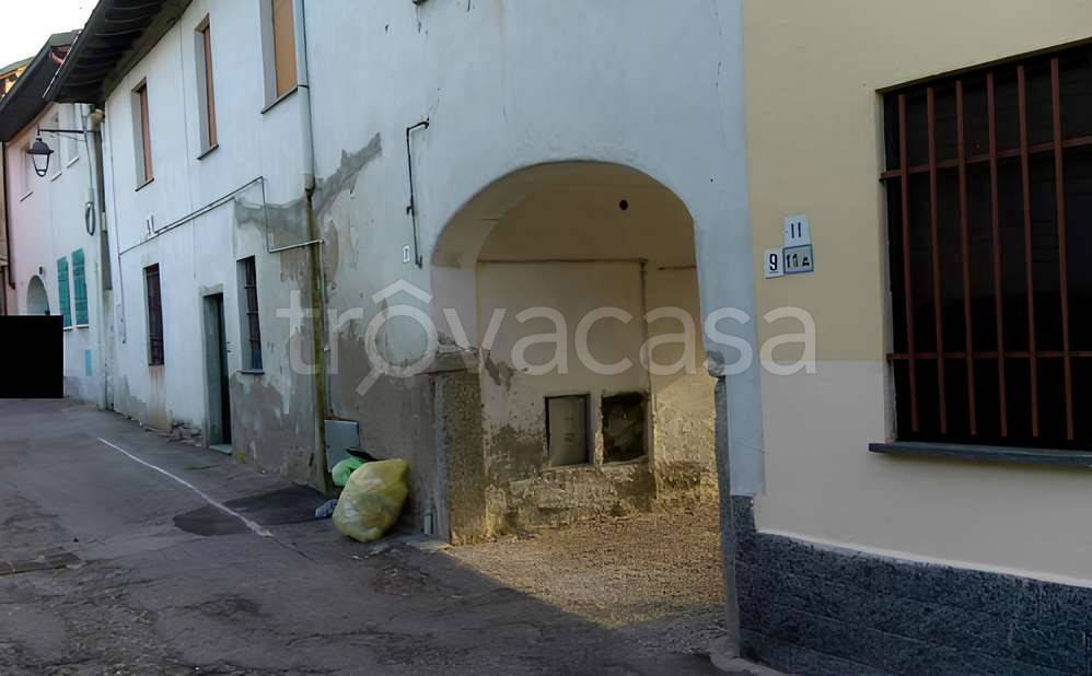 appartamento in vendita a Somma Lombardo in zona Coarezza