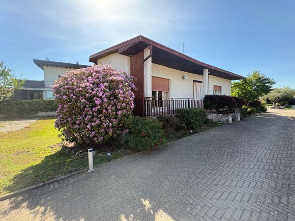 casa indipendente in vendita a Somma Lombardo