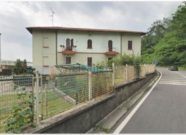 appartamento in vendita a Somma Lombardo in zona Coarezza