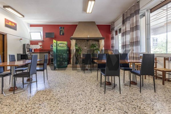 negozio in vendita a Somma Lombardo in zona Maddalena