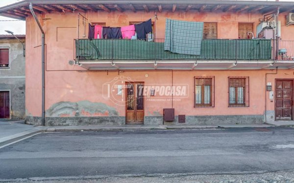 casa indipendente in vendita a Somma Lombardo in zona Maddalena