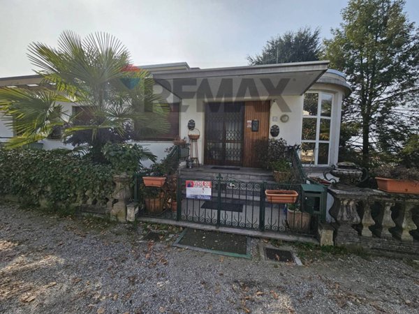 casa indipendente in vendita a Somma Lombardo