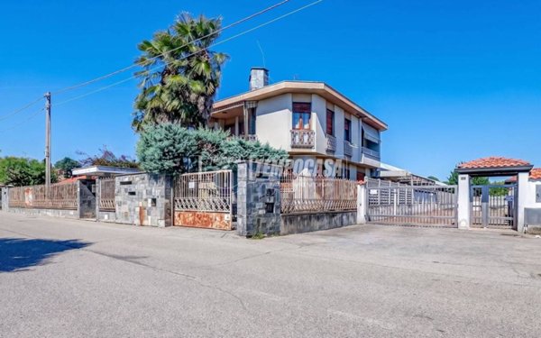 casa indipendente in vendita a Somma Lombardo