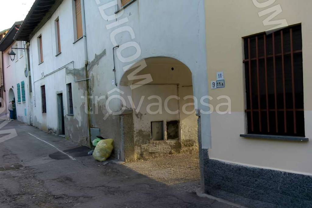 appartamento in vendita a Somma Lombardo in zona Coarezza