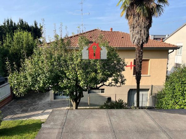 casa indipendente in vendita a Somma Lombardo