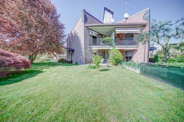 casa indipendente in vendita a Somma Lombardo