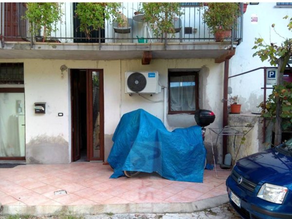appartamento in vendita a Somma Lombardo in zona Coarezza