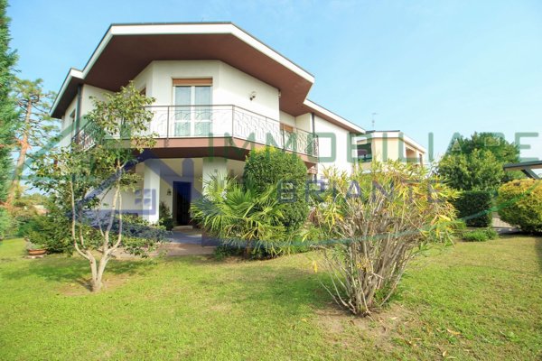 casa indipendente in vendita a Somma Lombardo