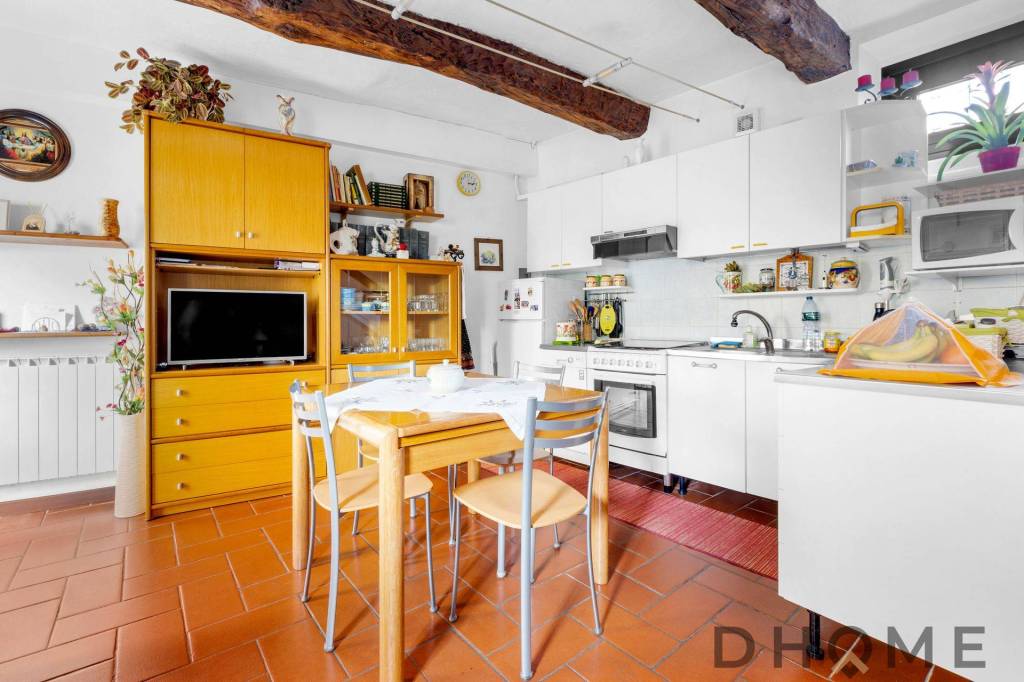 casa indipendente in vendita a Somma Lombardo in zona Coarezza